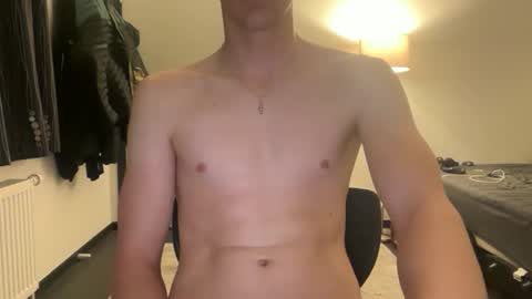 Snapshot of bigleor chatting on 02/14/26, 06:37 bigleor online show from 02/14/26, 06:37