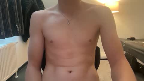 Snapshot of bigleor chatting on 02/16/26, 11:28 bigleor online show from 02/16/26, 11:28