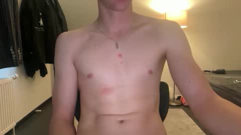 Snapshot of bigleor chatting on 02/22/26, 03:10 bigleor online show from 02/22/26, 03:10