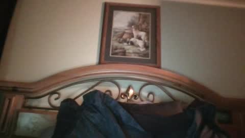 Snapshot of bigload1972 chatting on 12/21/24, 01:15 bigload1972 online show from 12/21/24, 01:15