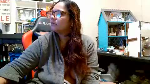 the Mini mami online show from 11/13/25, 12:48