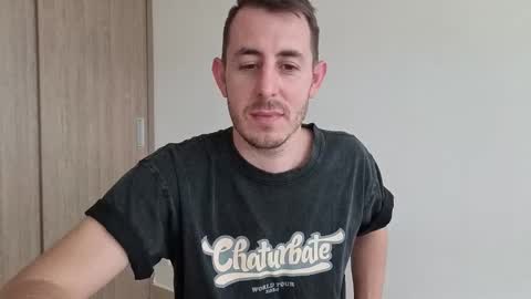 Snapshot of bigonehott chatting on 10/18/25, 07:25 online show from 10/18/25, 07:25