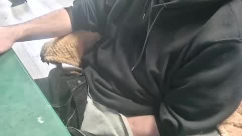 Snapshot of bigpeepdude chatting on 11/26/25, 08:32 bigpeepdude online show from 11/26/25, 08:32