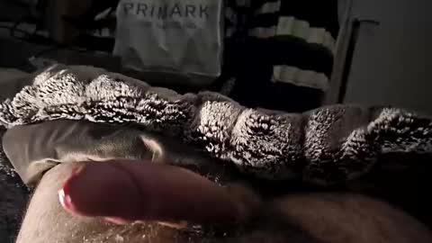 Snapshot of bigrobnob chatting on 12/15/25, 11:20 bigrobnob online show from 12/15/25, 11:20