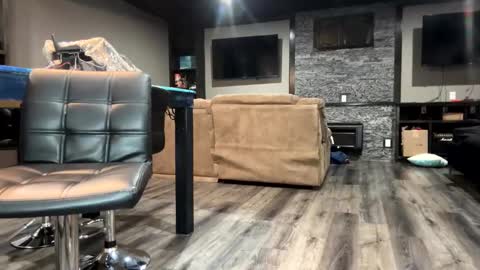 Snapshot of bigskinnyboyshh chatting on 02/03/25, 10:00 bigskinnyboyshh online show from 02/03/25, 10:00