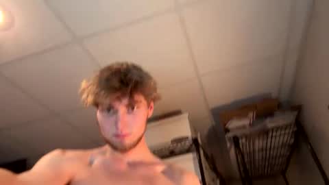 Snapshot of bigskinnyboyshh chatting on 02/09/25, 06:22 bigskinnyboyshh online show from 02/09/25, 06:22