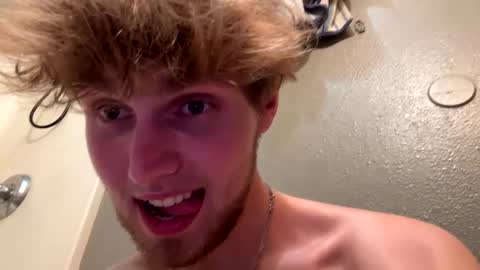 Snapshot of bigskinnyboyshh chatting on 09/27/25, 05:45 bigskinnyboyshh online show from 09/27/25, 05:45