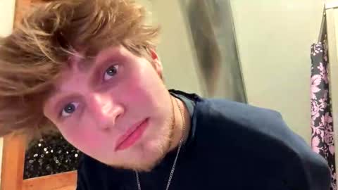 Snapshot of bigskinnyboyshh chatting on 10/27/25, 11:41 bigskinnyboyshh online show from 10/27/25, 11:41