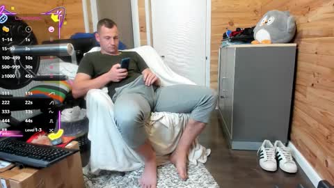 Snapshot of bigsshark chatting on 10/15/25, 06:41 bigsshark online show from 10/15/25, 06:41