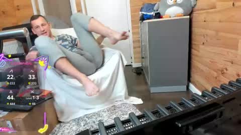 Snapshot of bigsshark chatting on 11/17/25, 09:37 bigsshark online show from 11/17/25, 09:37