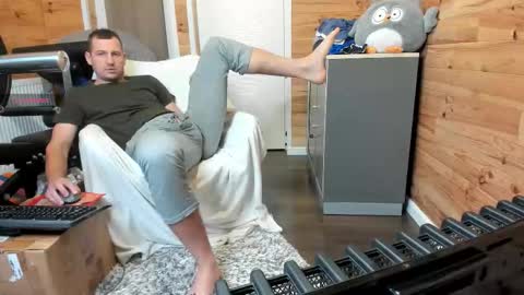 Snapshot of bigsshark chatting on 11/23/25, 11:21 bigsshark online show from 11/23/25, 11:21