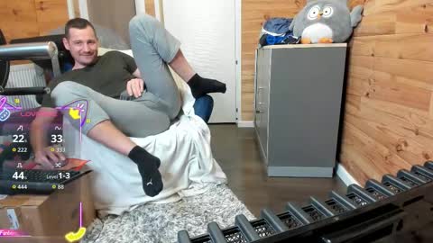 Snapshot of bigsshark chatting on 11/26/25, 09:27 bigsshark online show from 11/26/25, 09:27