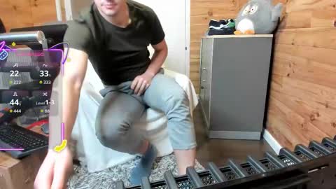 Snapshot of bigsshark chatting on 12/19/25, 10:55 bigsshark online show from 12/19/25, 10:55