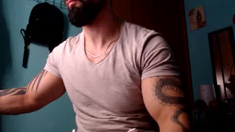 Snapshot of bigstallone chatting on 12/31/24, 12:11 BigStallion online show from 12/31/24, 12:11