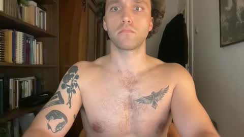 Just a horny hot guy looking for female company 33 online show from 04/25/26, 11:46