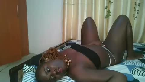 Snapshot of bigtits_baddie chatting on 11/29/25, 01:08 bigtits_baddie online show from 11/29/25, 01:08