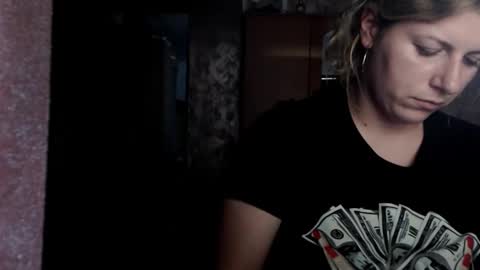 Snapshot of bigtitslala chatting on 10/23/25, 08:18 bigtitslala online show from 10/23/25, 08:18