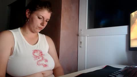 Snapshot of bigtitslala chatting on 10/26/25, 07:53 bigtitslala online show from 10/26/25, 07:53