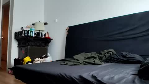 Snapshot of bigtopcircus chatting on 10/15/25, 07:03 bigtopcircus online show from 10/15/25, 07:03