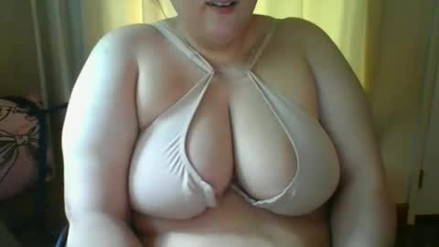 Snapshot of bigwheeliestyle chatting on 05/20/26, 06:25 Lady of the WHEEL online show from 05/20/26, 06:25