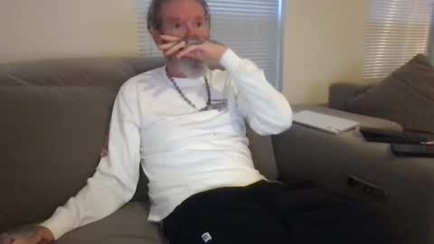 Snapshot of bigwhitedickdaddy69 chatting on 11/09/25, 12:03 Bigwhitedickdaddy and BabyCakes online show from 11/09/25, 12:03