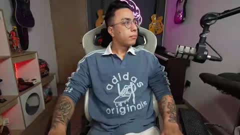 Snapshot of bigxboy96 chatting on 11/01/25, 03:52 bigxboy96 online show from 11/01/25, 03:52