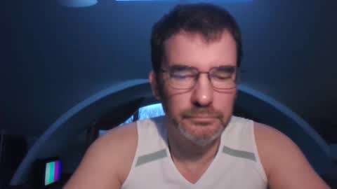 Snapshot of bikertom1988 chatting on 12/21/24, 02:47 bikertom1988 online show from 12/21/24, 02:47