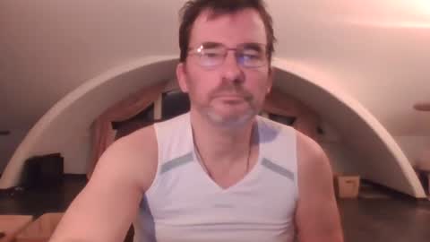 Snapshot of bikertom1988 chatting on 01/05/25, 04:16 bikertom1988 online show from 01/05/25, 04:16