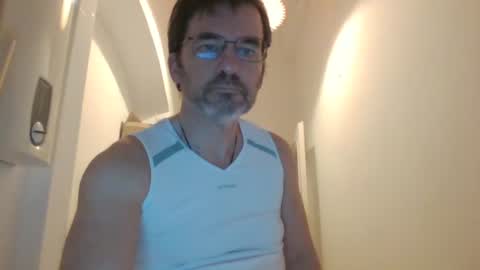 Snapshot of bikertom1988 chatting on 02/16/25, 12:19 bikertom1988 online show from 02/16/25, 12:19