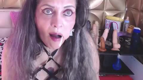 Snapshot of biky_hot chatting on 01/21/25, 10:51 Biky Hot online show from 01/21/25, 10:51