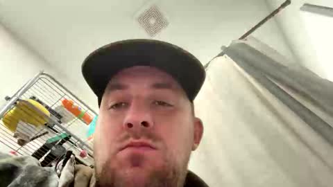 Snapshot of bilbonebagit chatting on 12/19/25, 09:33 bilbonebagit online show from 12/19/25, 09:33