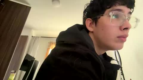 Snapshot of bili72736 chatting on 11/30/25, 01:04 bili72736 online show from 11/30/25, 01:04