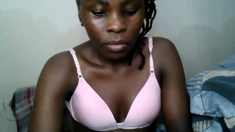 Snapshot of bilia_ebony chatting on 05/31/26, 08:21 Bilia online show from 05/31/26, 08:21