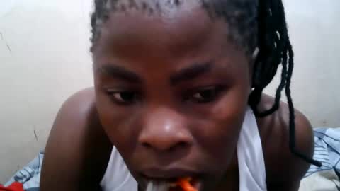 Snapshot of bilia_ebony chatting on 06/16/26, 10:29 Bilia online show from 06/16/26, 10:29