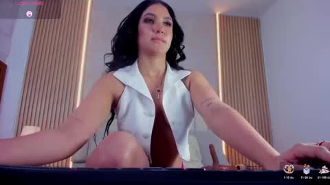 Snapshot of bilie_rouse1 chatting on 11/20/25, 02:56 Bilie online show from 11/20/25, 02:56