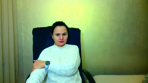 DOM NIKA online show from 02/04/25, 10:34
