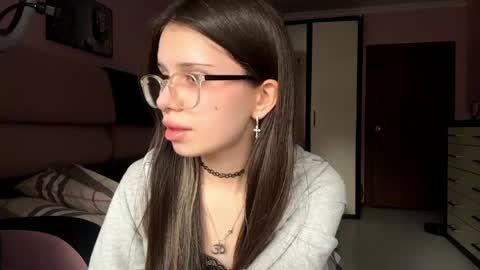 Yuna online show from 04/17/26, 01:47