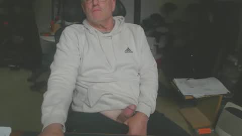 billp750876 online show from 05/24/26, 04:23