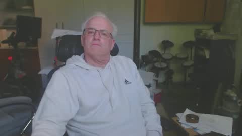 billp750876 online show from 06/01/26, 08:43