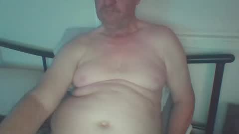 Snapshot of billscock chatting on 09/26/25, 01:31 billscock online show from 09/26/25, 01:31