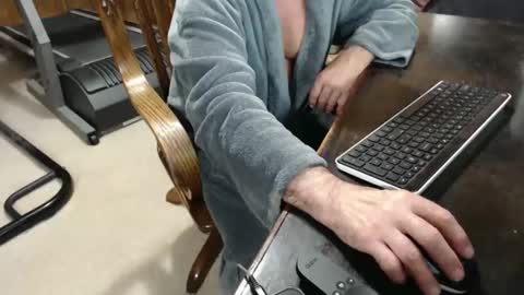 Snapshot of billy471 chatting on 03/03/25, 10:06 billy471 online show from 03/03/25, 10:06