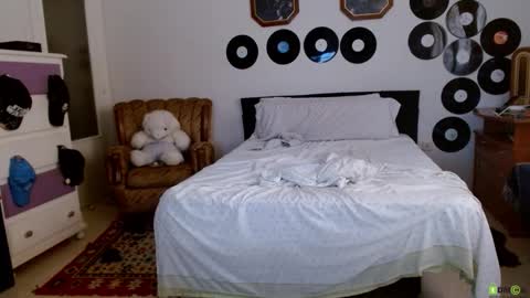 Snapshot of bilmapiedradura chatting on 10/12/25, 10:25 Bill online show from 10/12/25, 10:25
