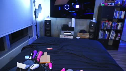 Snapshot of bimbokitten666 chatting on 10/20/25, 10:27 Danny online show from 10/20/25, 10:27