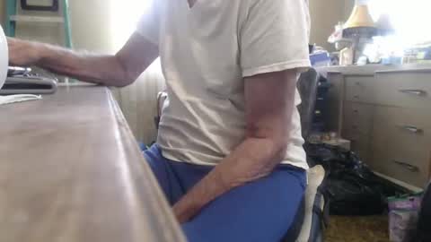 Snapshot of bimbttm chatting on 12/17/24, 02:11 Bimbttm online show from 12/17/24, 02:11