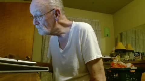 Snapshot of bimbttm chatting on 06/19/26, 01:32 Bimbttm online show from 06/19/26, 01:32