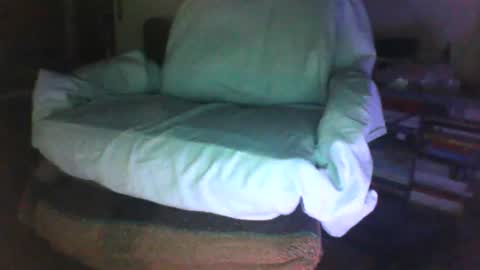 Snapshot of binder2122 chatting on 07/13/26, 04:04 binder2122 online show from 07/13/26, 04:04