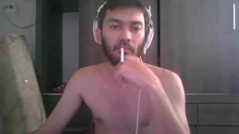 Snapshot of binhodm1 chatting on 01/05/25, 04:27 binhodm1 online show from 01/05/25, 04:27