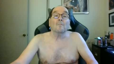 Snapshot of bink195234 chatting on 06/11/26, 04:27 Bink195234 online show from 06/11/26, 04:27