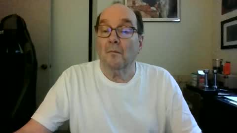 Snapshot of bink195234 chatting on 06/16/26, 06:10 Bink195234 online show from 06/16/26, 06:10
