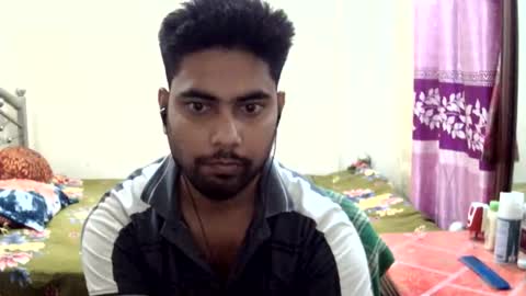 Snapshot of birbikrom104 chatting on 06/03/26, 02:33 birbikrom104 online show from 06/03/26, 02:33